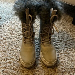 Sorel size 7 boots